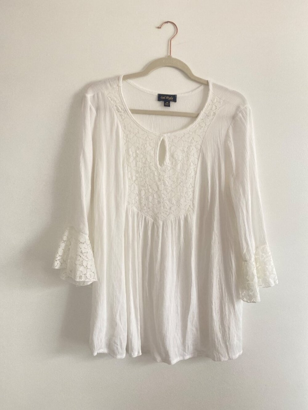 Cal Style Women's White Boho Tunic Top With Lace Bell Sleeves & Size M